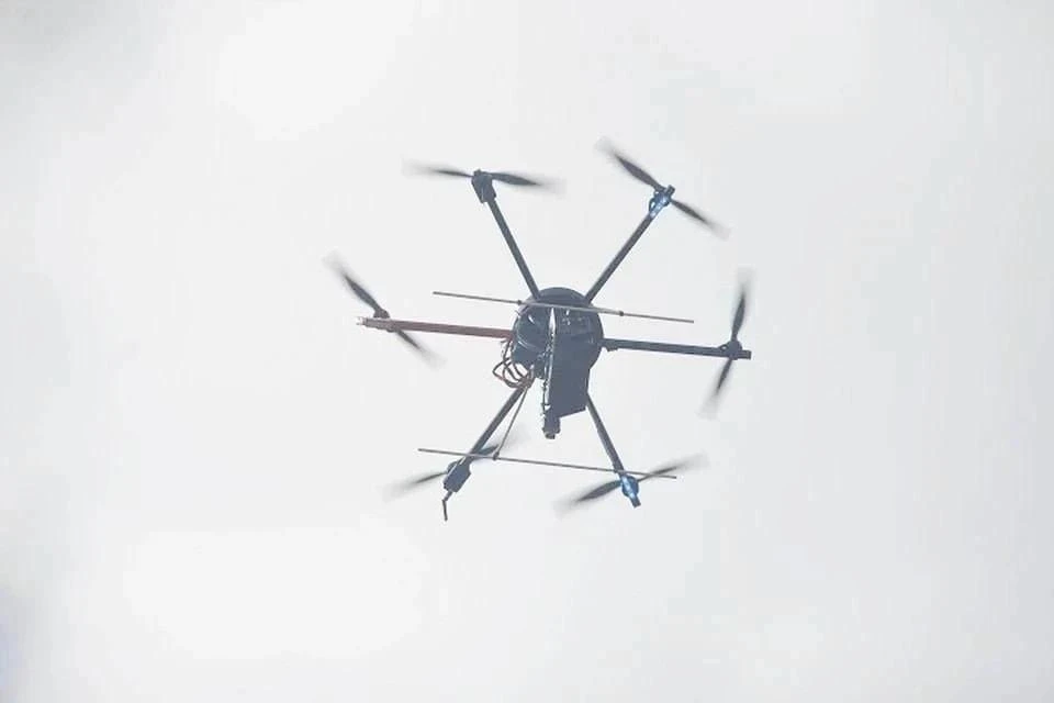 Беспилотник атаковал автомобиль. ФОТО: Архив КП