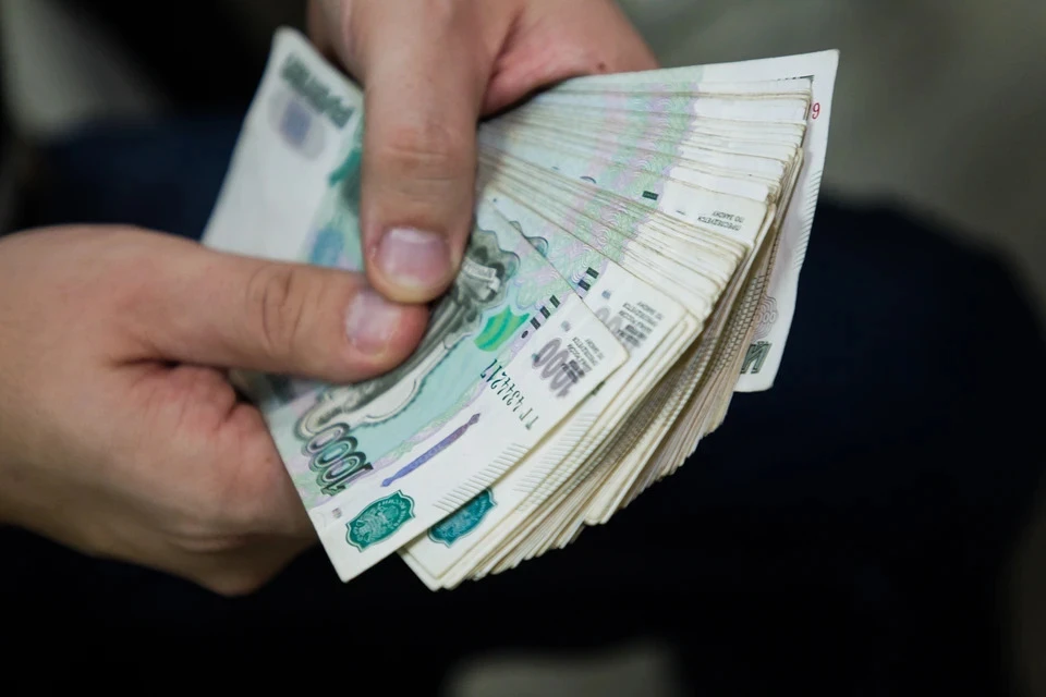 Девушка продала себя за 40 тысяч рублей.