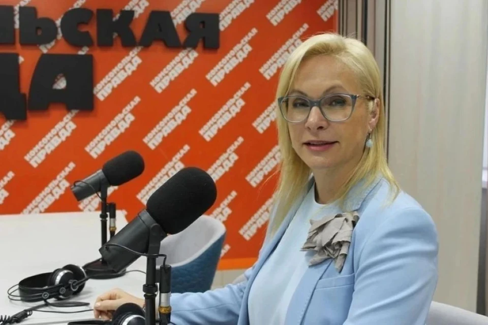 Гендиректор филармонии показала экстремальное купание среди льдов