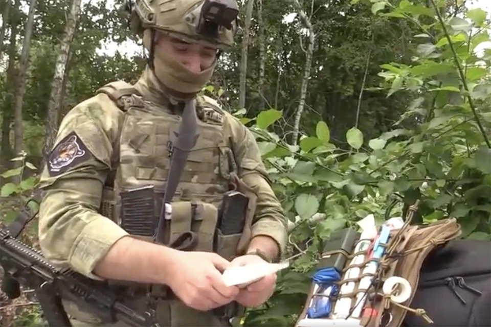 Военные медики Уссурийского соединения ВДВ в зоне СВО извлекли из тела раненого военнослужащего рекордный по длине осколок