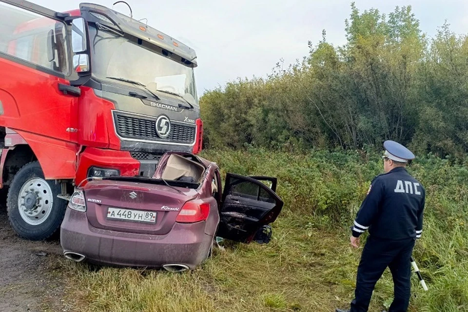 От удара автомобили выбросило на обочину. Фото: Госавтоинспекция Свердловской области