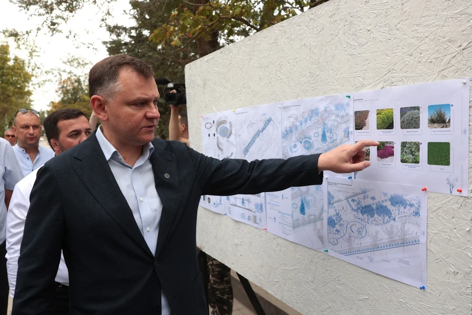 Юрий Слюсарь потребовал ежедневно контролировать ход работ. Фото: Пресс-служба губернатора Ростовской области