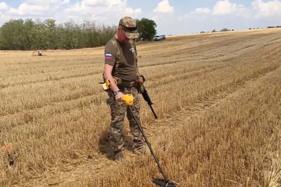 Поиски пропавшего в годы войны штурмовика вели под угрозой налета дронов ВСУ. Фото: Народный фронт Запорожской области