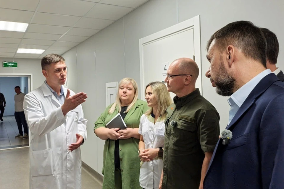 Кириенко и Пушилин посетили больницу в Харцызске. Фото: ТГ/Пушилин