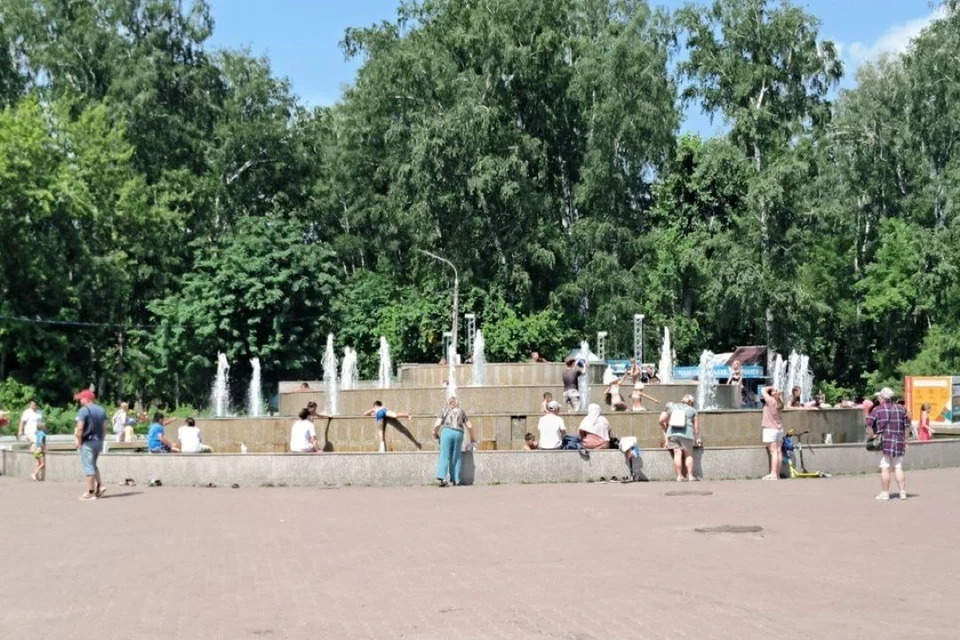 В субботу гостей ждёт световое шоу, а в воскресенье фонтан будет закрыт