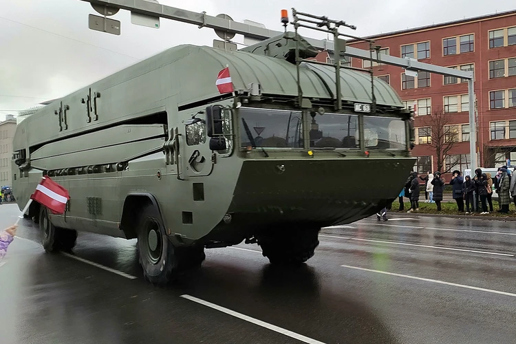 Прибалты в трауре: США остановили военную поддержку их стран