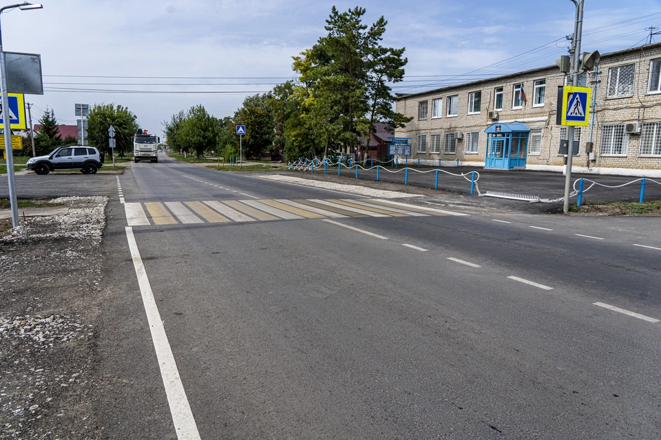 Асфальтобетонное покрытие обновили.