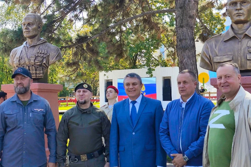 Бюсты 10 участников спецоперации появились на аллее Славы