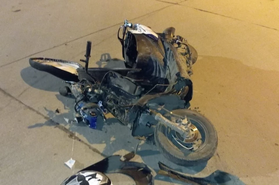 В результате столкновения молодой человек получил травмы разной степени тяжести и был доставлен в травматологическое отделение. Фото: Госавтоинспекция Чукотского АО.