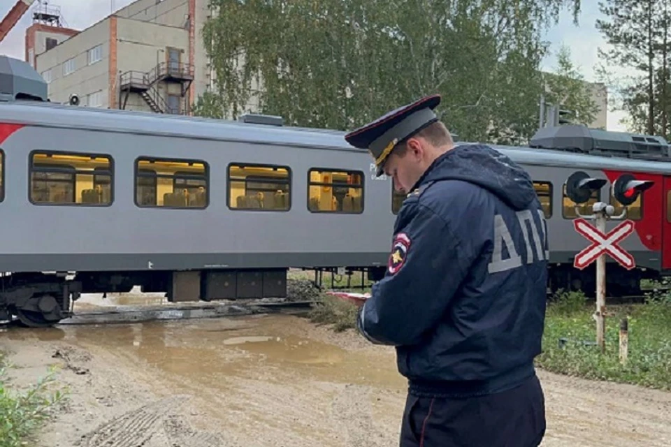 В электричке на момент аварии находились четыре пассажира. Фото: Госавтоинспекция Свердловской области