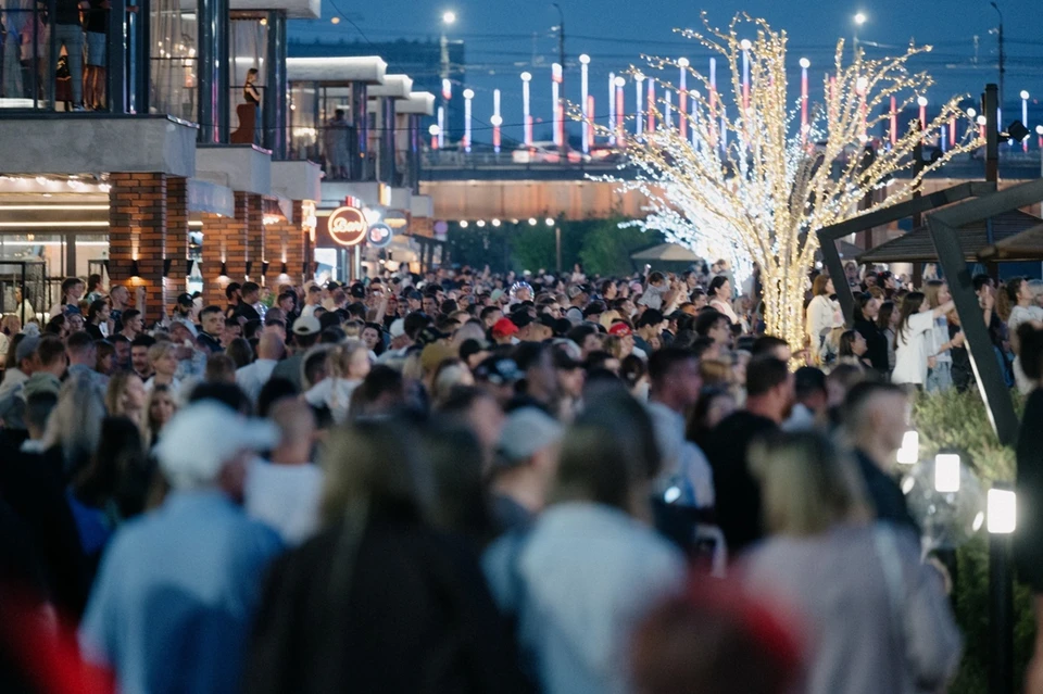 Общественный транспорт будет ждать на остановках после салюта