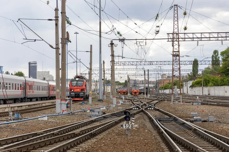 В Ленинградской области тепловоз сошел с рельсов