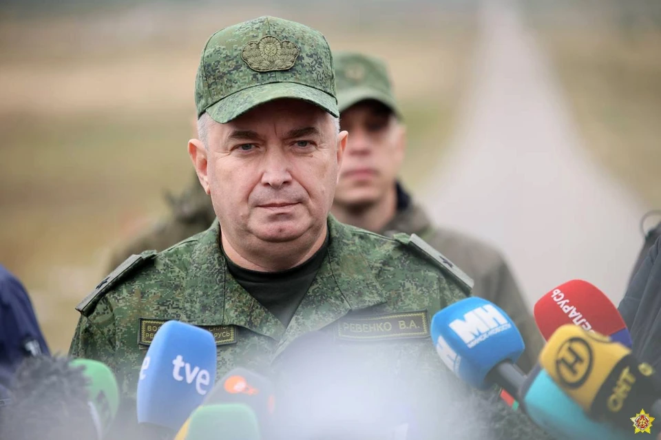 Помощник Министра обороны Беларуси генерал-майор Валерий Ревенко назвал учения «Запад-2025» «беспрецедентно открытыми» и назвал точное число военнослужащих, которые принимают в них участие. Фото: Артем Берестень «Ваяр» с телеграм-канала Миобороны Беларуси.