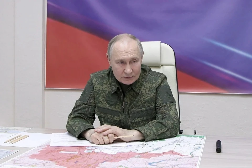 Владимир Путин осмотрел образцы военной и спецтехники на полигоне «Мулино»