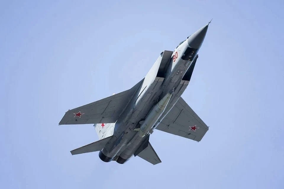МО: Российские МиГ‑31 совершили плановый полёт в Калининградскую область