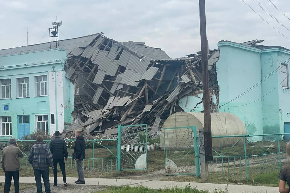 В Татарске детей школы, которая обрушилась в воскресенье, перевели на дистант. Фото: прокуратура Новосибирской области