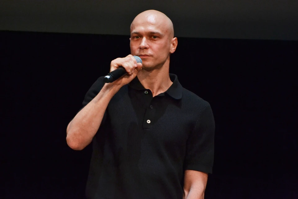 Юра Борисов экстренно прилетел в Москву в связи со смертью отца