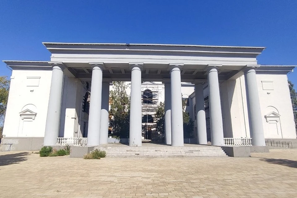 В Мариуполе завершается восстановление несущих конструкций ДК «Строителей». Фото: ППК «Единый заказчик»