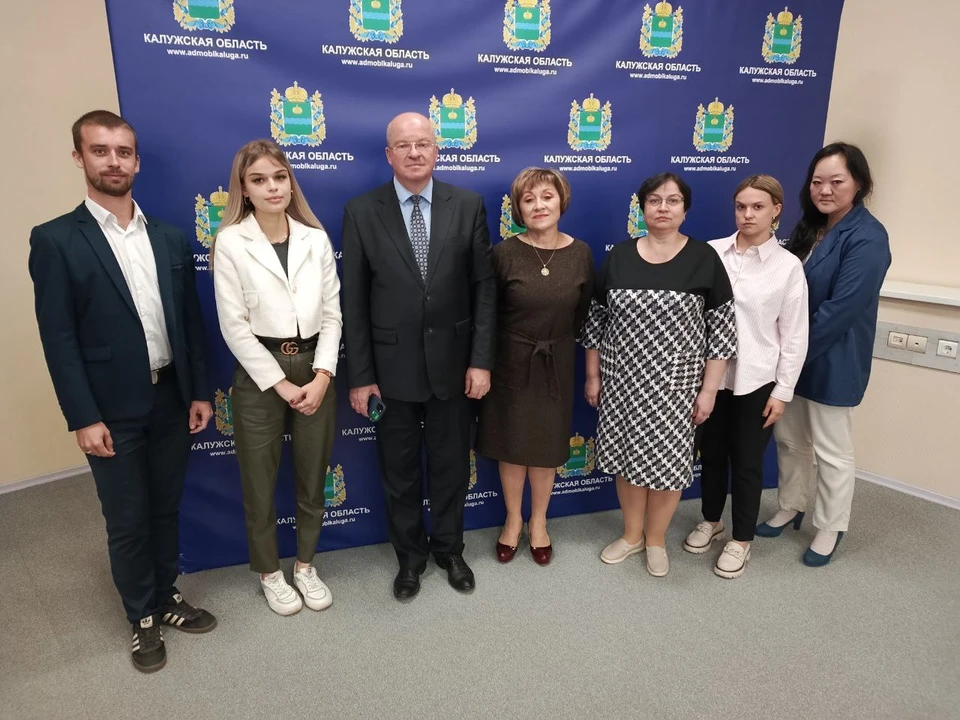 Федеральная программа привлекла новых учителей в сельские школы Калужской области.