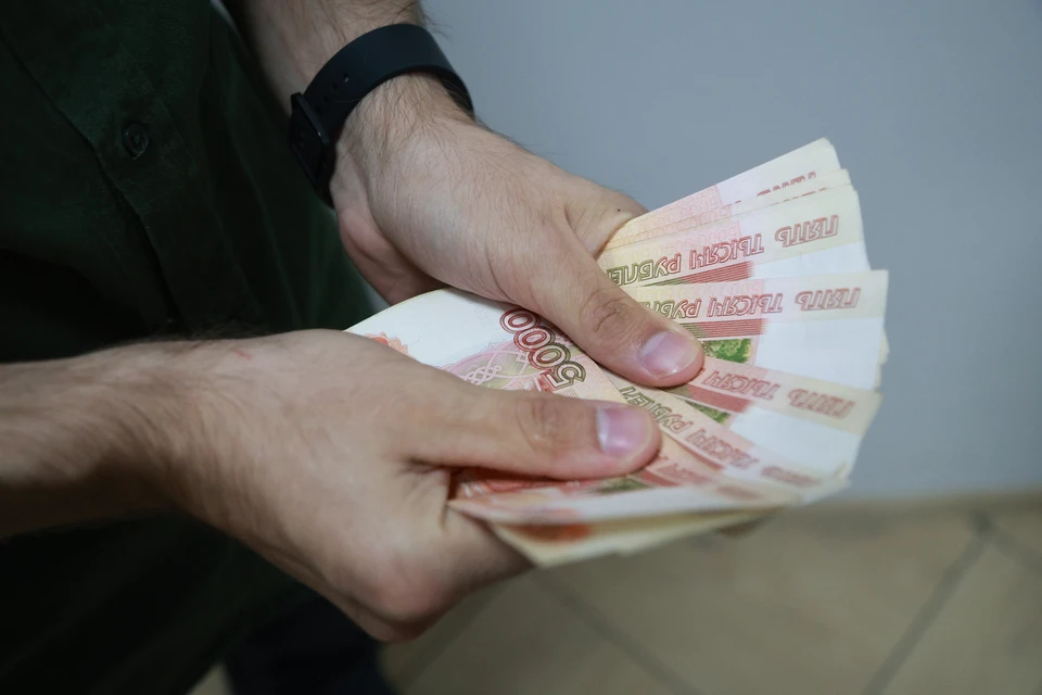 С 1 октября повысились зарплаты у работников бюджетной сферы