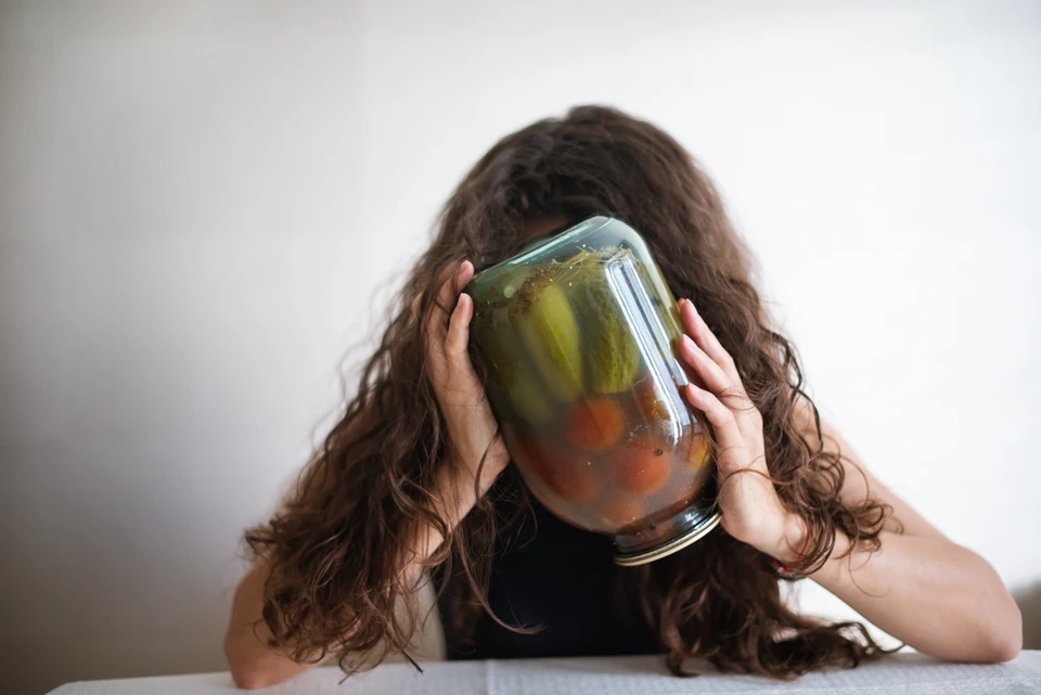 По словам специалиста, при похмелье важно восстановить баланс белков, жиров и углеводов