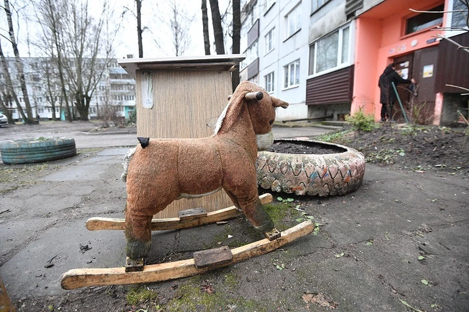 В одном из подъездов многоэтажки дети провели ночь.