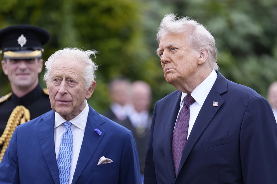 Недавний визит Дональда Трампа в Великобританию никак не хочет уходить в историю.