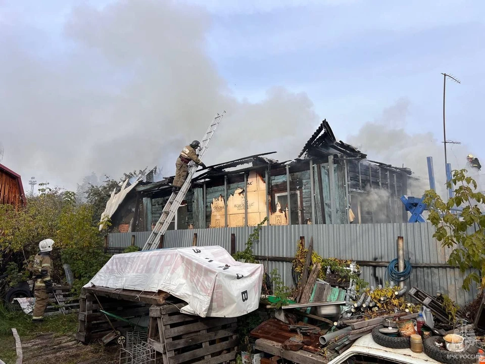 Сильный пожар произошел в жилом доме в Нижнем Новгороде