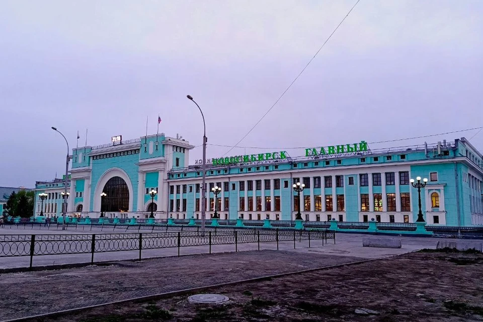 Прокуратура следит за ценами на товары и услуги возле аэропорта и ж/д вокзала в Новосибирске.