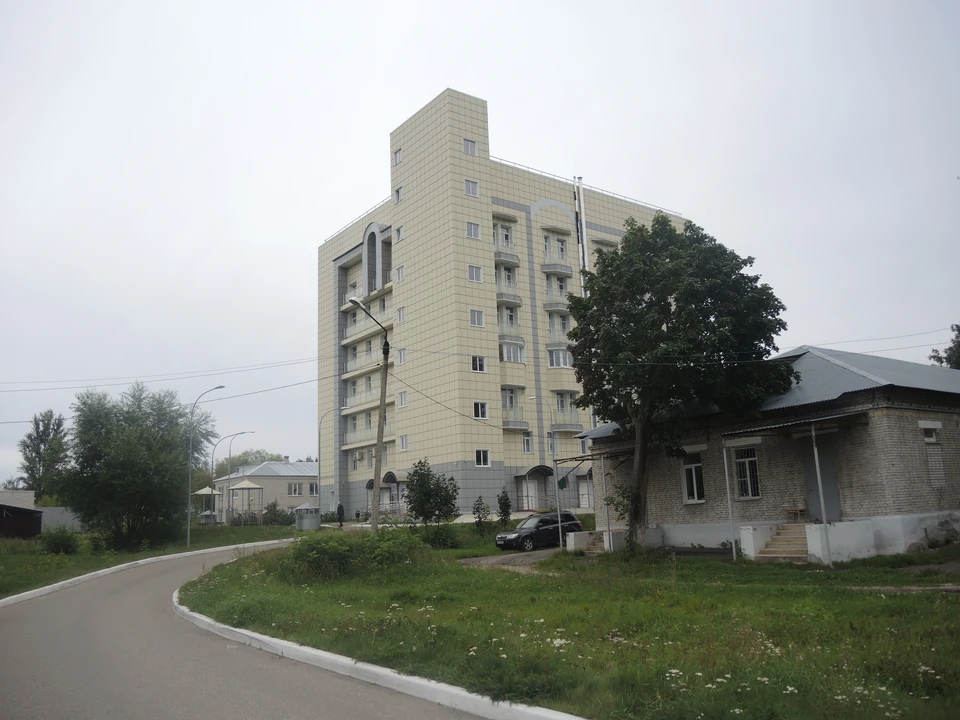 Здание, где располагается родильное отделение.