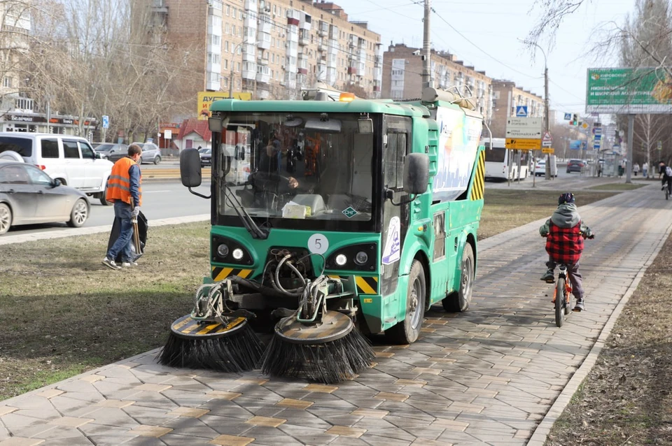 Для города приобретут восемь вакуумно-подметательных машин