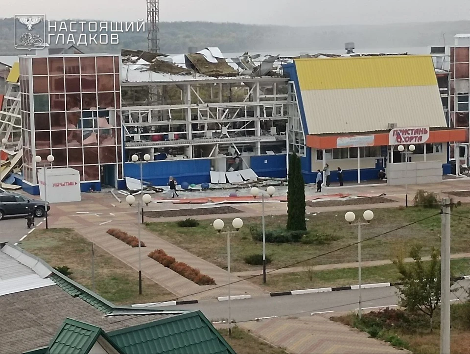 Спасатели и самооборона разбирают завалы на месте ЧП