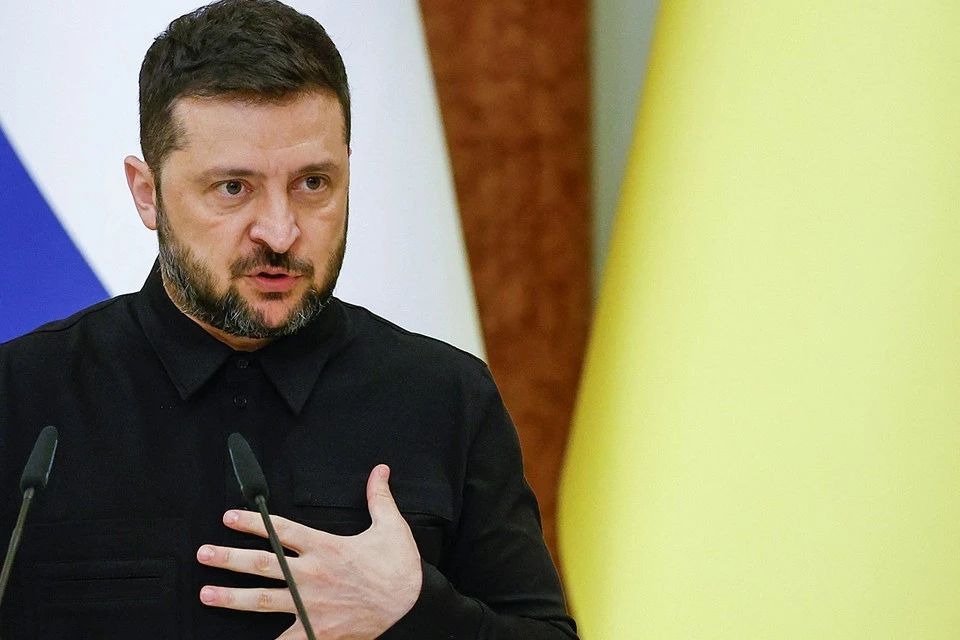 Азаров заявил, что члены кабмина Украины считали Зеленского очень глупым политиком