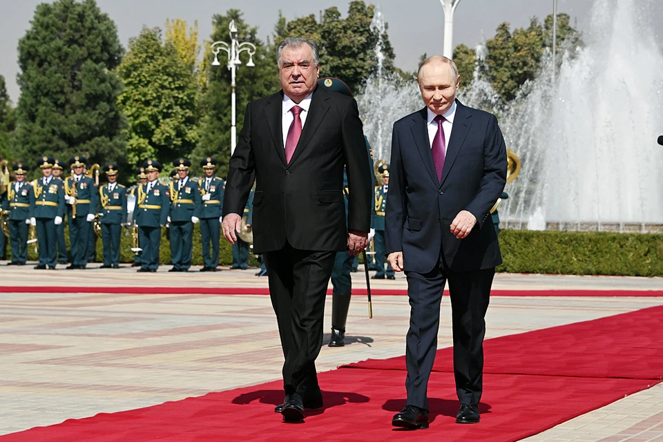 Официальная часть визита началась в четверг