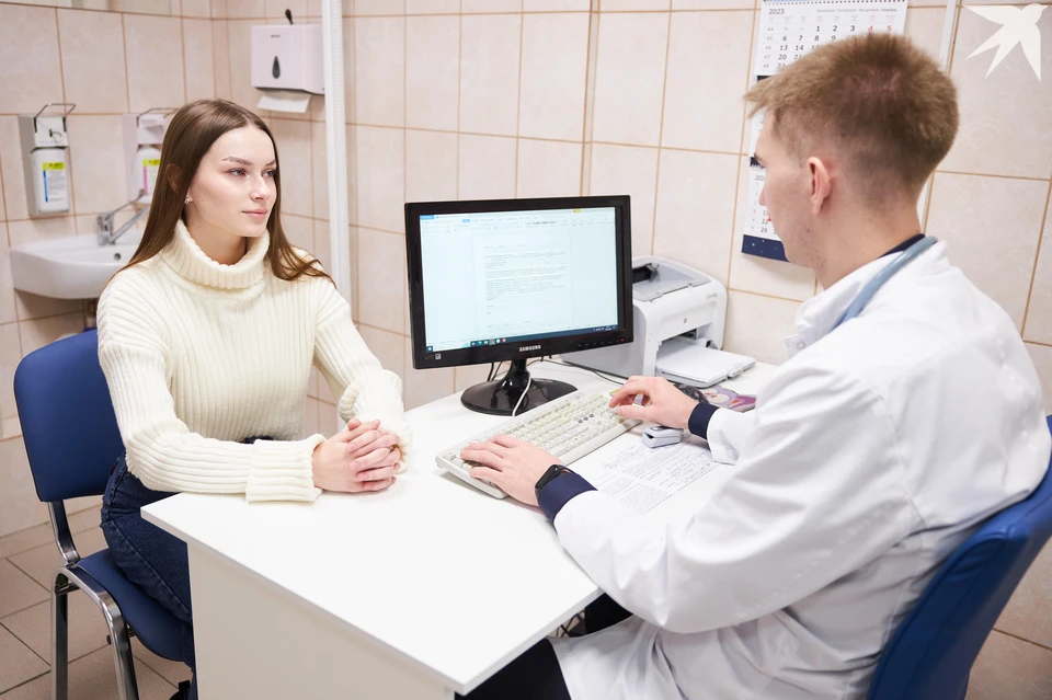 Помимо взрослых, врачи ведут приём с детьми и пожилыми