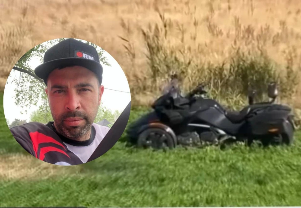 Мотоцикл после столкновения с отбойником улетел в поле. Фото: Комиссия Моторалли (Ралли Рейды), кадр с видео Ajans Erzincan.