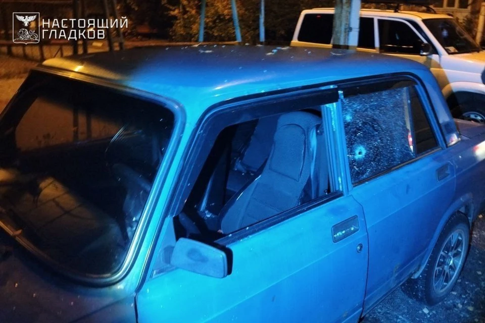 На месте атаки поврежден один автомобиль.