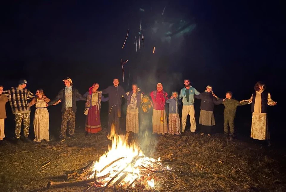 Вечеринки в Бурульче проходят вокруг костра. Фото: экокомплекс "Бурульча"