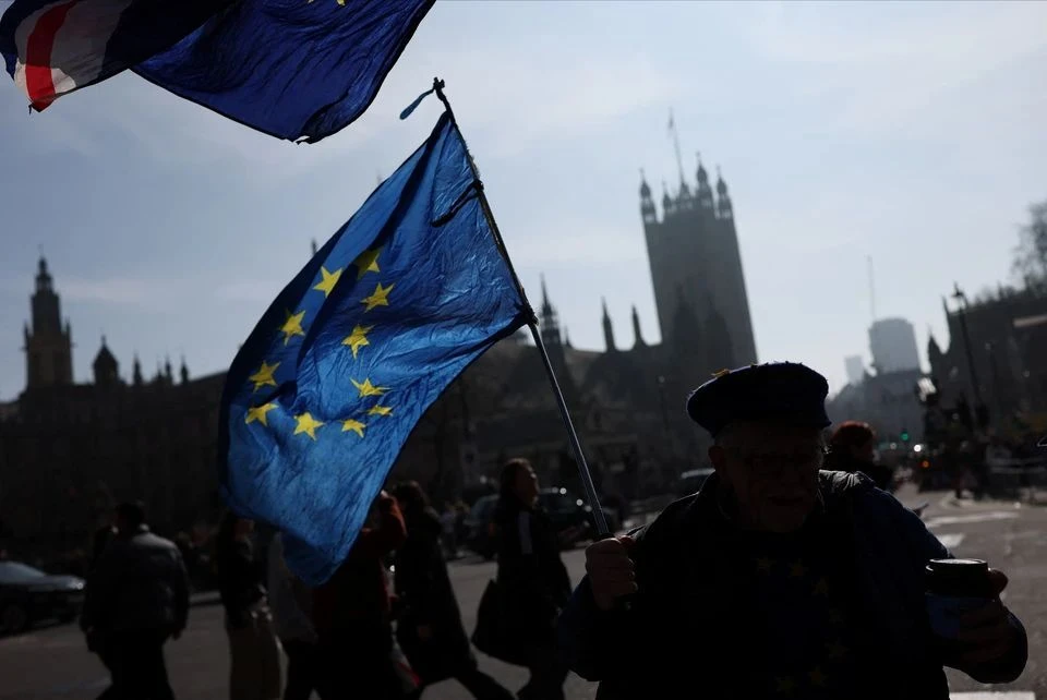 Комитет Европарламента проголосовал за полный отказ от нефти и газа из России