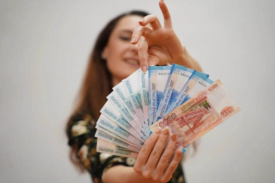 Финэксперт Дроздова перечислила варианты инвестирования 100 тысяч рублей