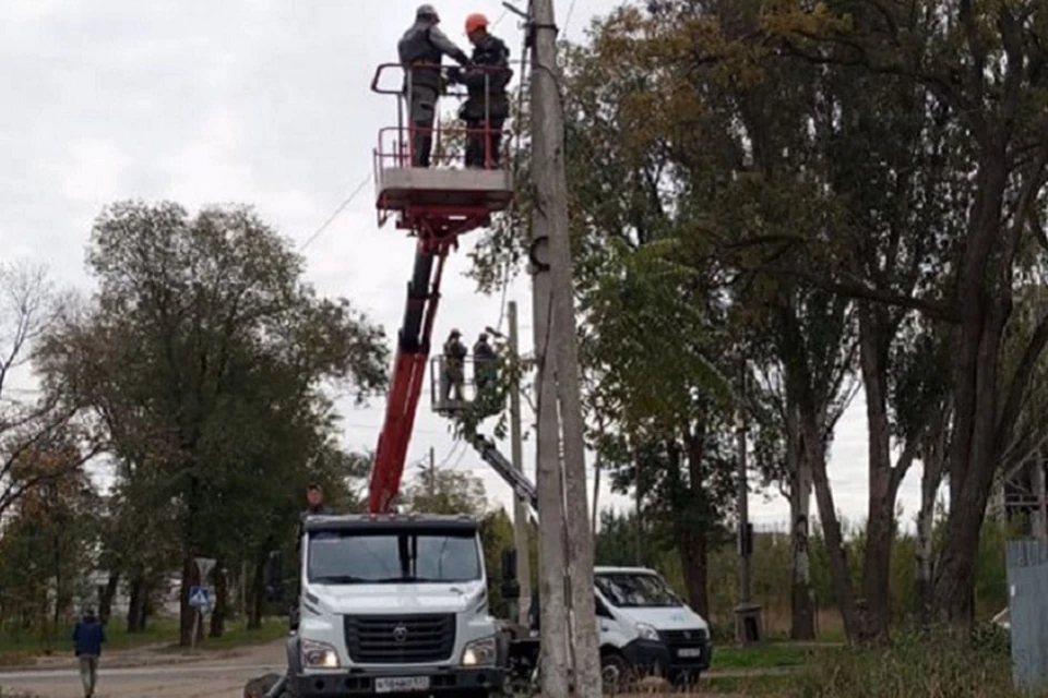 Отремонтированы линии электропередач в парках и скверах, на центральных улицах и в переулках. Фото: ТГ/Кольцов