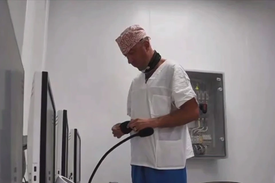 В Мариуполь ежемесячно приезжает бригада из 25 медиков Санкт-Петербурга. Фото: Администрация Мариуполя