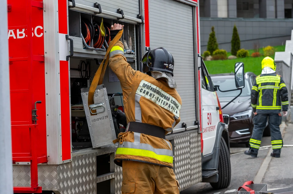 Пожарные незамедлительно отреагировали на сигнал.