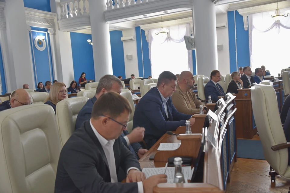 Депутаты Заксобрания заслушали отчеты о работе аудиторов, состоянии малого бизнеса и ситуации в сфере образования. Фото: пресс-служба Законодательного собрания Севастополя