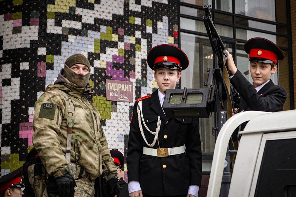 В Мытищах прошел «Один день с Росгвардией» для школьников