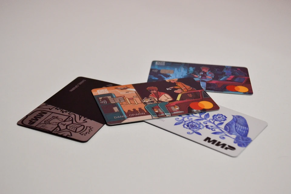 Почти треть россиян хотели бы использовать банковскую карту как карту жителя для всех услуг