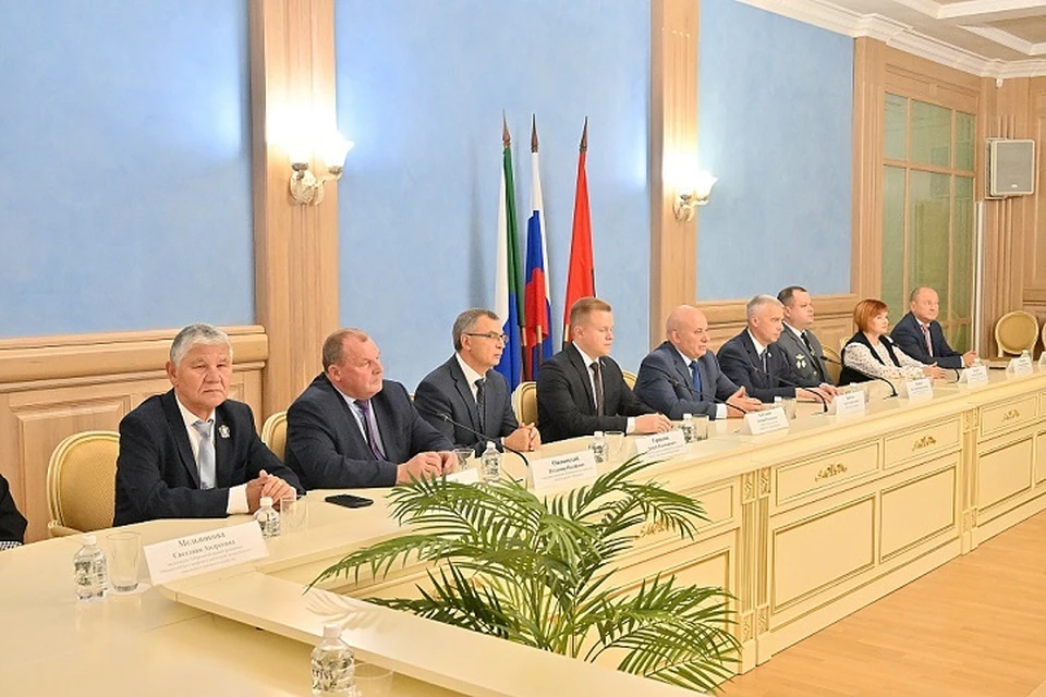 Лучших работников автомобильного транспорта наградили в Хабаровске