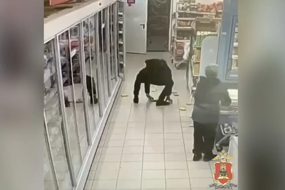 Каждое из семи хищений было зафиксировано камерами видеонаблюдения. Фото: МВД Тверской области.