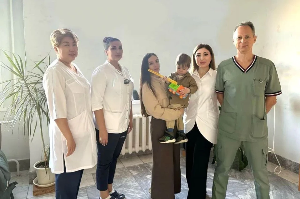 Врачи из Екатеринбурга и Москвы боролись а жизнь мальчика около двух месяцев. Фото: пресс-служба Минздрава Свердловской области