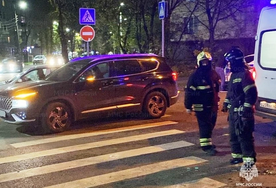 На нерегулируемом переходе в Калуге пострадала школьница.